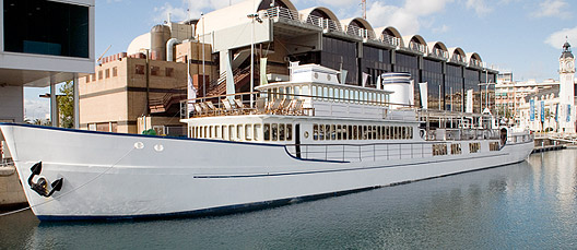 CLASSIC LUXURY RESTAURANT YACHT